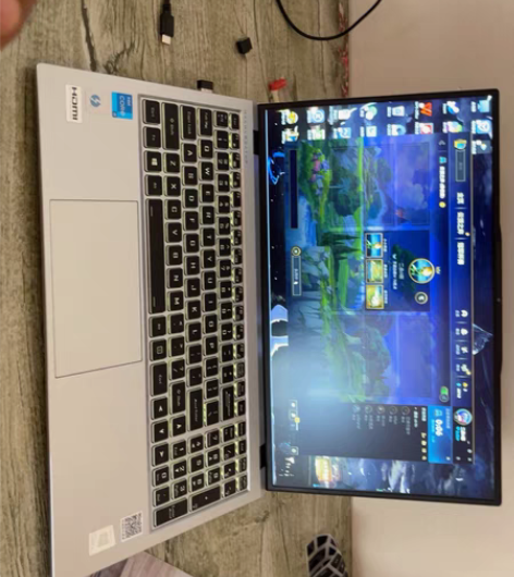 包邮毕业用不到了，出售，英雄联盟cf无压力...