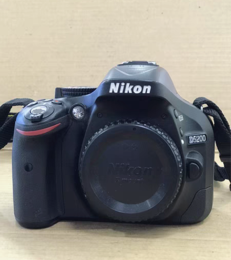 包邮尼康D5200单反相机单机身，带翻屏自...