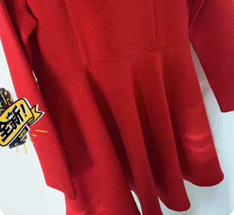 包邮全新,一次未穿,由于生孩子以后,号小了...