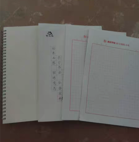 包邮A4加厚方格本网点本UI设计本点点本绘...