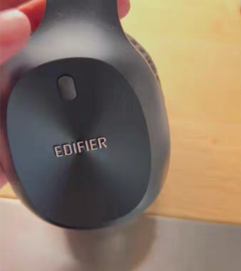 漫步者耳机，型号在图片上。 用了挺久的。诚...