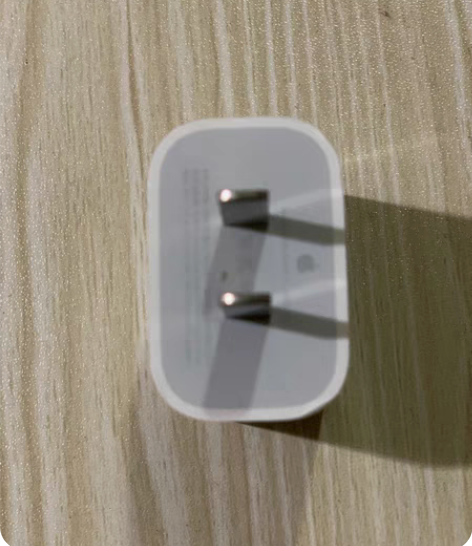 个人闲置苹果正品充电器 感兴趣的话点“我想...