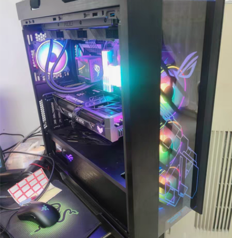 收一台雷神主机，年份近的，机箱封条在的联系...