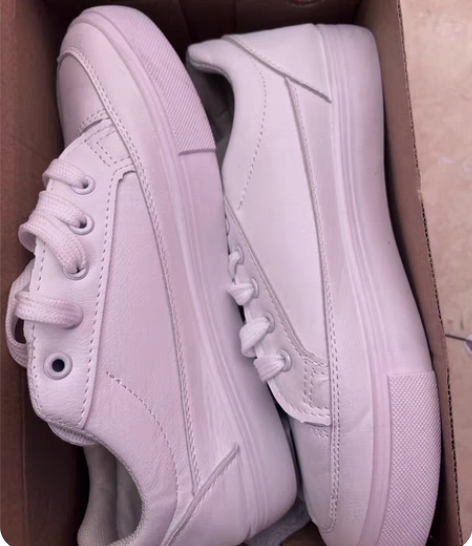 包邮白色帆布鞋  只穿了一次 除了鞋底有一...