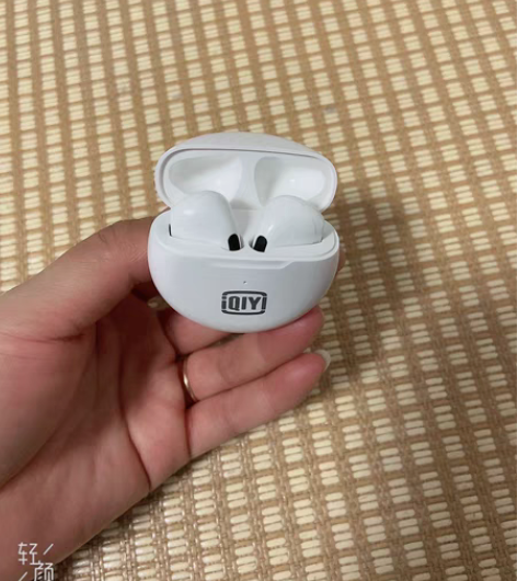 包邮出售闲置全新爱奇艺蓝牙耳机，音质效果不...