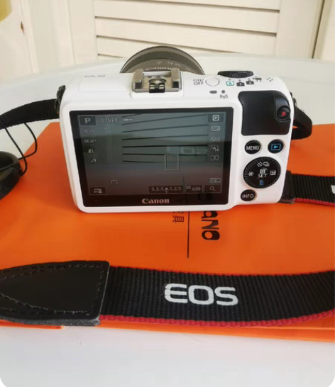 95新白色佳能M2微单！ 使用次数极少，闲...