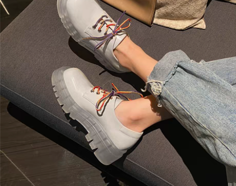 转卖英伦风果冻底小白鞋女2022春秋真皮系...