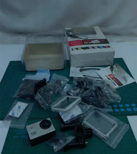 包邮二手运动摄像机 运动相机，有各种配件，...