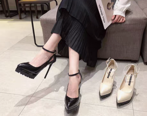 转卖超高跟鞋女2021年新款春秋细跟法式一...
