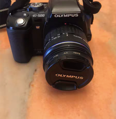 佳能600d单反，含镜头18-55mm，有...
