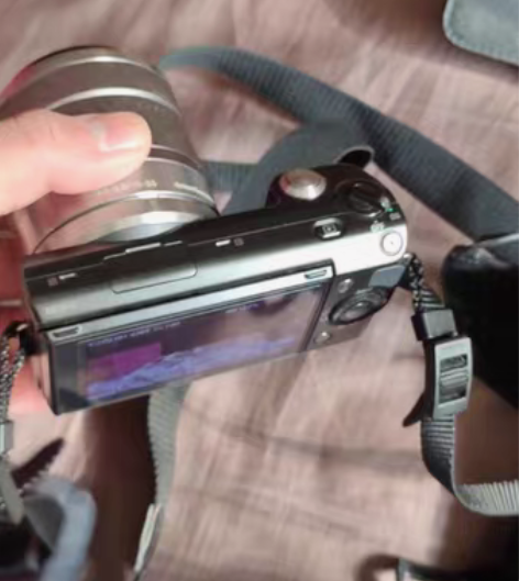 包邮索尼微单NEX-5相机套装，总体9成新...