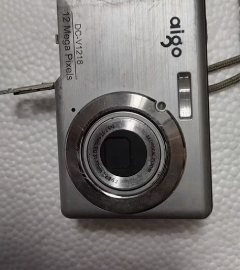 包邮爱国者数码相机！供电为5号电池！，当配件卖.50块钱包邮...