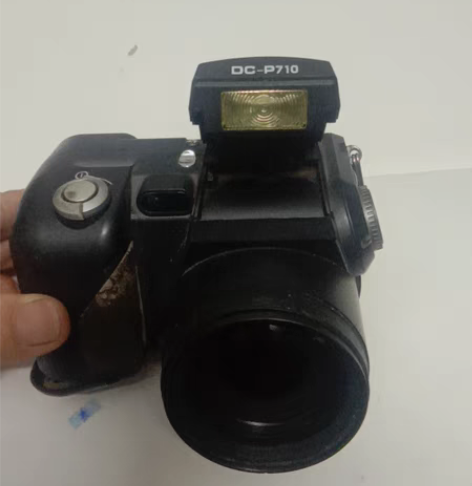 出一个爱国者 数码照相机 DC-P710，...
