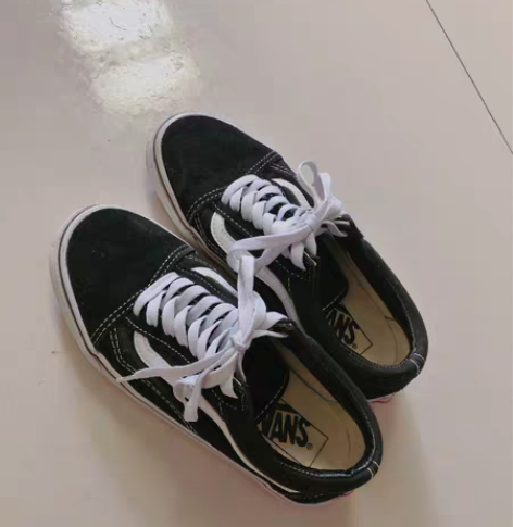 包邮万斯 最小码 9.5成新 感兴趣的话点...