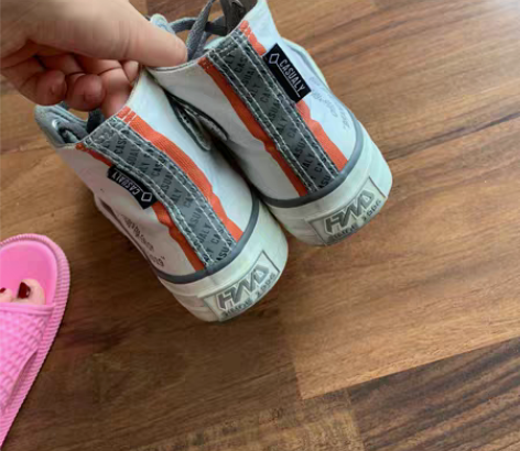 包邮高邦帆布鞋，35码，鞋子穿过一次，我穿...