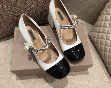 转卖高跟鞋女2021春夏季复古新款公主风百...