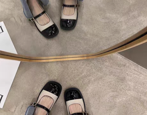 转卖2022年复古玛丽珍鞋拼色小香风方头粗...