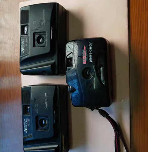 包邮经典怀旧老相机，共三个。 感兴趣的话点...