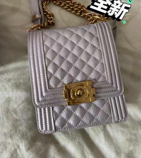 不是纯皮，长方形包包 感兴趣的话点“我想要...