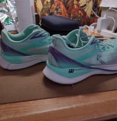 包邮乔丹飞影2.0 42.5码 我42的脚...