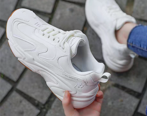 转卖特步运动鞋女鞋老爹鞋秋冬季新款官网正品...