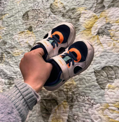 特步正品二手小童鞋们28码 感兴趣的话点“...