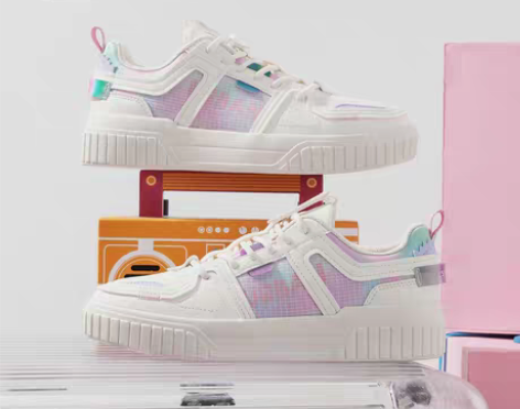 转卖特步旗舰女鞋霓虹板鞋2022冬季休闲鞋...