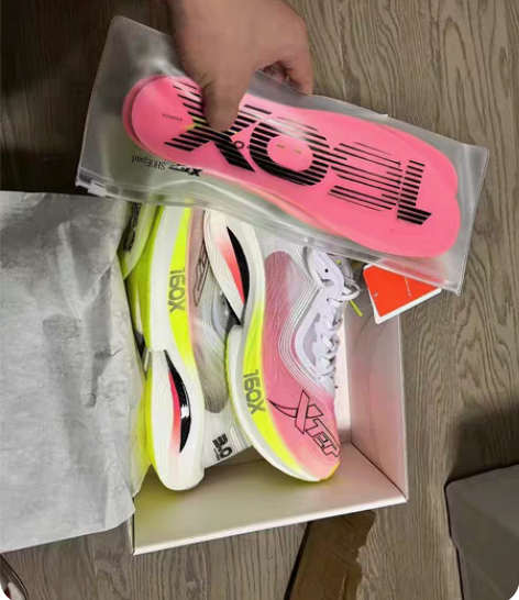 家里人买的不喜欢转掉没穿过的 感兴趣的话点...