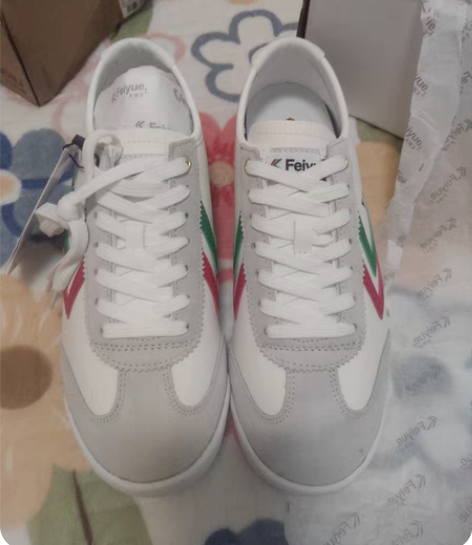 包邮全新飞跃皮面阿甘鞋，配色好看上脚帅，带...