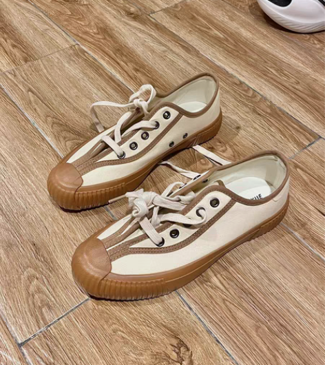 包邮飞跃德训帆布鞋！！全新仅试穿过 38码...