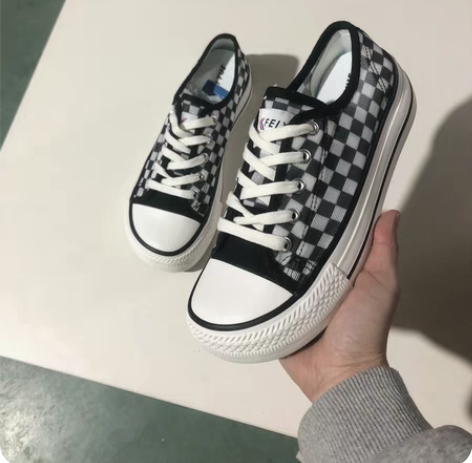 包邮2023新到爆款飞跃方头棋盘格小单鞋，...