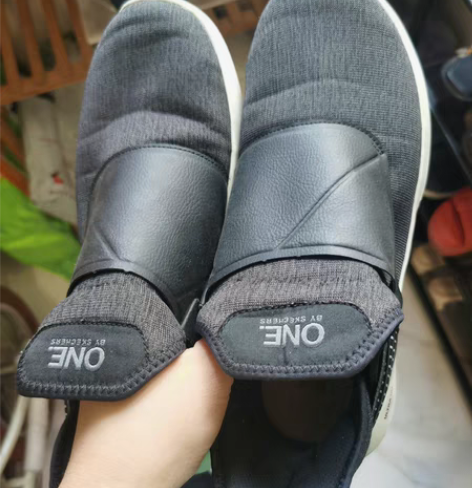 斯凯奇中高帮休闲鞋 9新 不习惯穿所以一直...