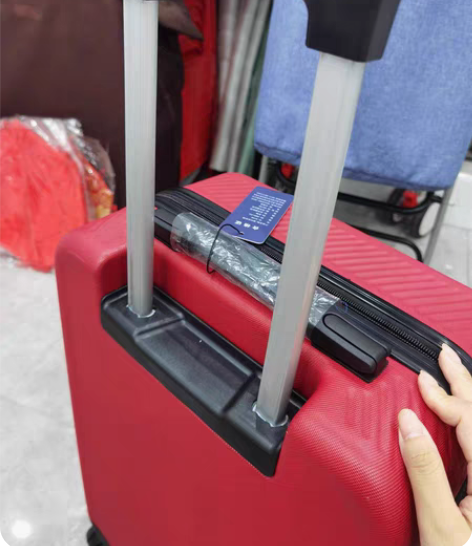 包邮24寸红色行李箱，99新，结婚的时候用...