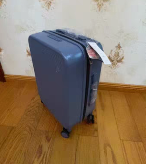 包邮米熙行李箱 全新 从未使用过就家里地上...