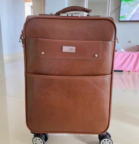 全新旅行箱 实体店买的 感兴趣的话点“我想...