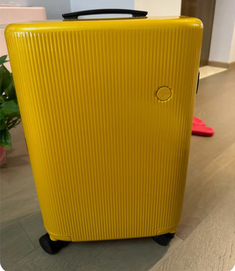 Ito行李箱 全新，专柜五折价格，想要的可...
