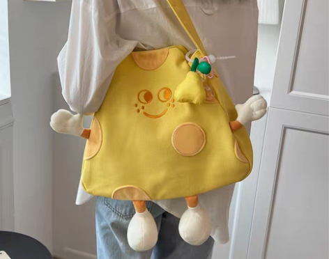 转卖大容量包包女2023夏季新款潮少女帆布...