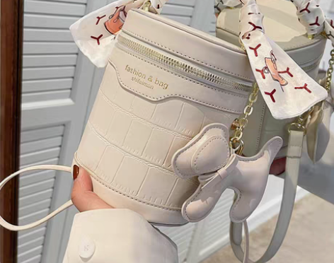 转卖手提小包包女2022秋冬新款潮丝巾水桶...