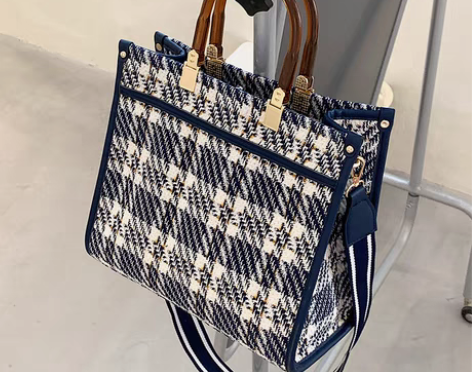转卖高级感时尚格纹手提包2021新款潮大容...