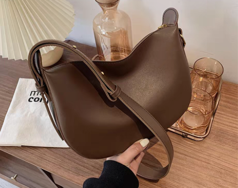 转卖洋气复古大容量单肩包网红质感腋下包女2...