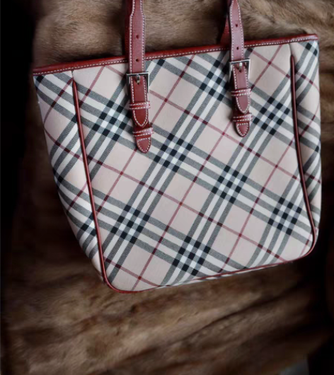 巴宝莉手提 单肩包 burberry 巴宝...