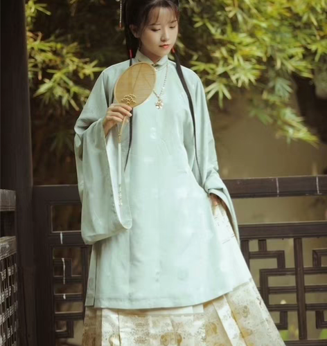 转卖兰若庭太平有象豆绿色上袄，仅试穿，已清...