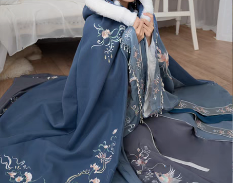 转卖清梳原创凝香汉服斗篷女长款刺绣加绒加厚...