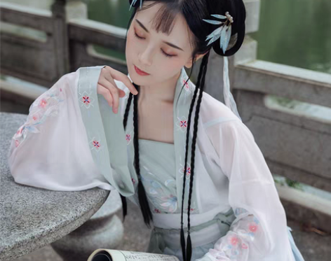 转卖清梳原创正品汉服女秋兰刺绣对襟上衣渐变...