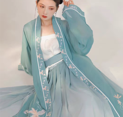 劲合汉服【听夏】渐变绿出售 抹胸汉服，六米...