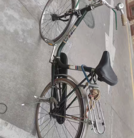 老古董飞鸽大湾梁自行车，正常使用，原厂原件...