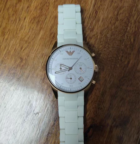 阿玛尼手表 感兴趣的话点“我想要”和我私聊...