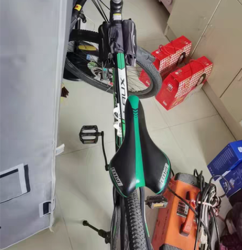 laux公路自行车，高中买了上学中的，一直...