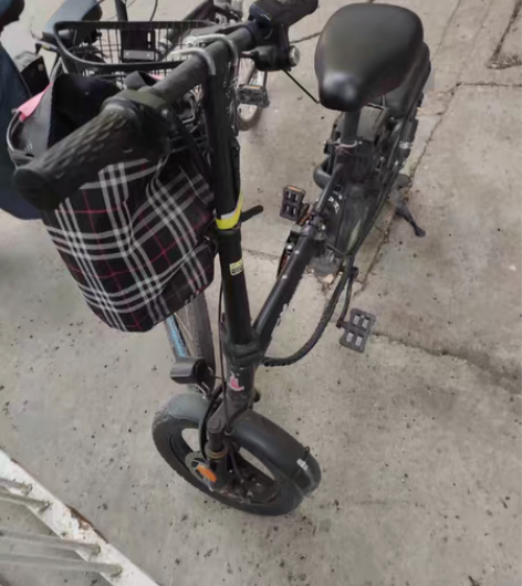 五羊折叠电动车，九成新，前后真空胎，碟刹，...