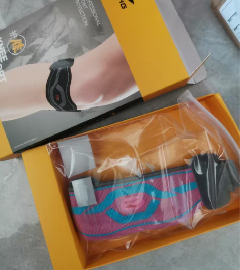 转卖李宁髌骨带专业跑步膝盖髌骨保护，带乒乓...